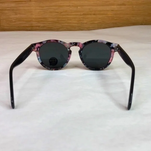 KOMONO Clement Floral sunglasses (NEW) black pink round KOMONO sunglasses NEW Clement Floral round black pink - www  main image 2